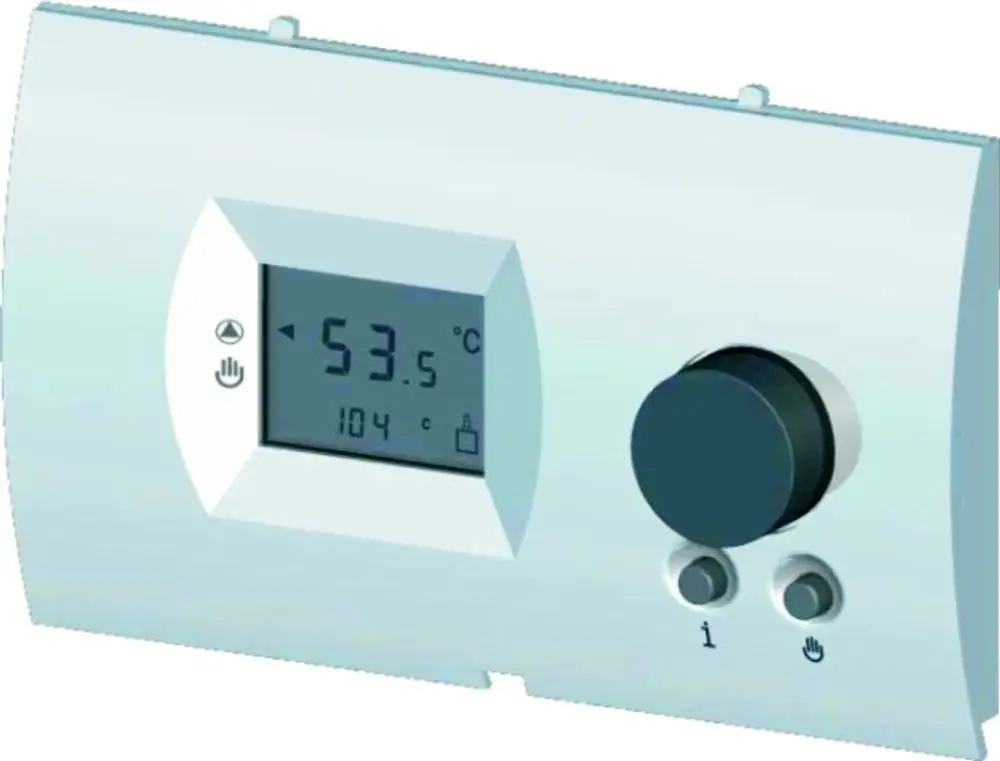 Weißes Bedienmodul mit digitalem Display und drehbarem Regler, zur Steuerung von Wolf-Regelsystemen. Temperaturanzeige in Grad Celsius sichtbar.